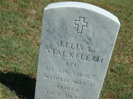 Ellis L Stackfleth