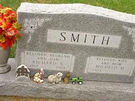 Mildred M Smith