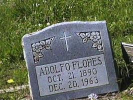 Adolfo Flores