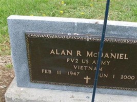 Alan R McDaniel