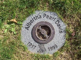 Albertha Pearl Unknown Davis (2014518.jpg)