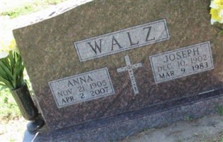 Anna Walz
