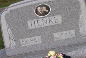 Annie E Henke
