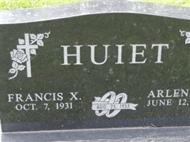 Arlene M Huiet
