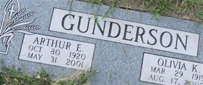 Arthur E Gunderson