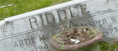 Artie Mecie Noel Riddle