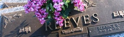 Arvel R Reeves