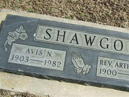 Avis Nadine Shawgo