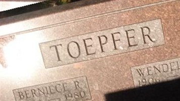 Berniece R Toepfer