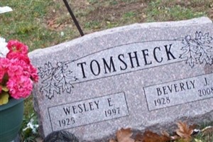 Beverly J Hansen Tomsheck