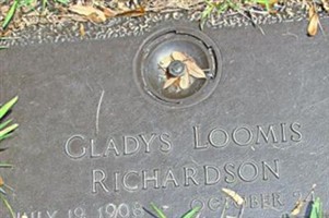 Cladys Loomis Richardson