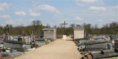 La Croix Saint Ouen Communal cemetery