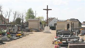 La Croix Saint Ouen Communal cemetery