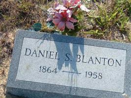 Daniel T Blanton