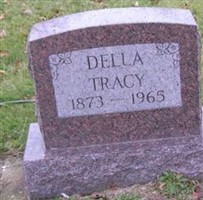 Della Tracy