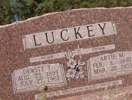 Dewitt T Luckey Dewitt T Luckey