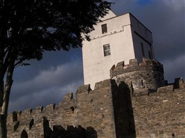 Doe Castle Graveyard