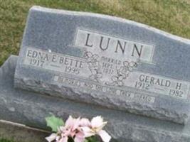 Edna E Bette Lunn