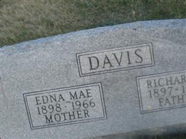 Edna Mae Vandervort Davis