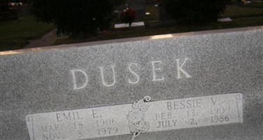 Emil E Dusek