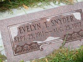 Evelyn T Snyder
