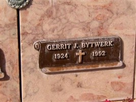 Gerrit J. Bytwerk Gerrit J. Bytwerk