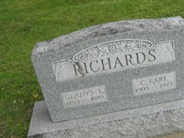 Gladys L Richards