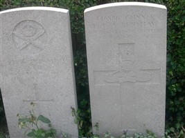 Gunner Edmund Thomas Arthur Renshaw (2207946.jpg)