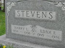 Harry L Stevens