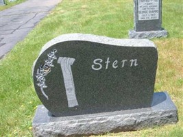 Hermine R Stern