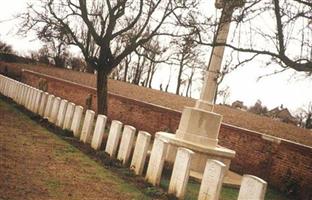 High Tree Cemetery, Montbrehain