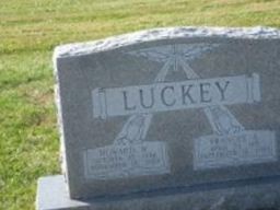 Howard W Luckey