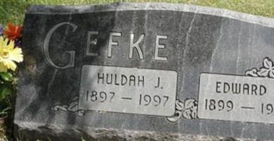 Huldah J Gefke