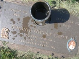 Johnnie Nicole Gott
