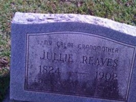 Jullie Reaves