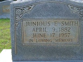 Junious E Smith (1911442.jpg) Junious E Smith (1911442.jpg)