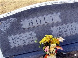 Kindred W Holt