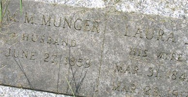 Laura J Munger