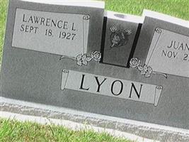 Lawrence L Lyon