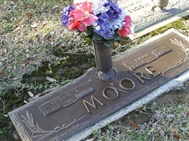 Le Roy J. Moore (1886228.jpg) Le Roy J. Moore (1886228.jpg)