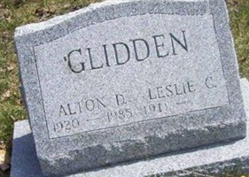 Leslie C Glidden