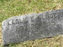 Leslie E Sluder