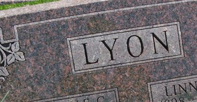 Linnie L. Lyon