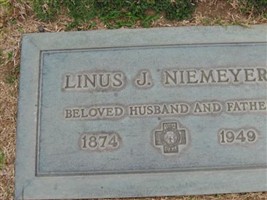 Linus John Niemeyer