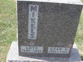Lute Mikels Lute Mikels