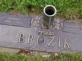 Madeleine Schmidt Brozik Madeleine Schmidt Brozik
