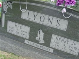 Mae Lyons Mae Lyons