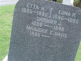 Marjorie E Davis