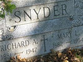 Mary L Snyder