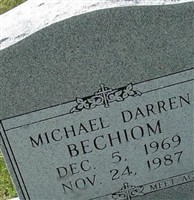 Michael Darren Bechiom Michael Darren Bechiom
